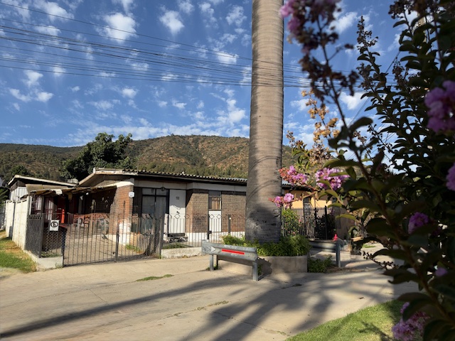 Casa esquina en Pobl. Las Araucarias.