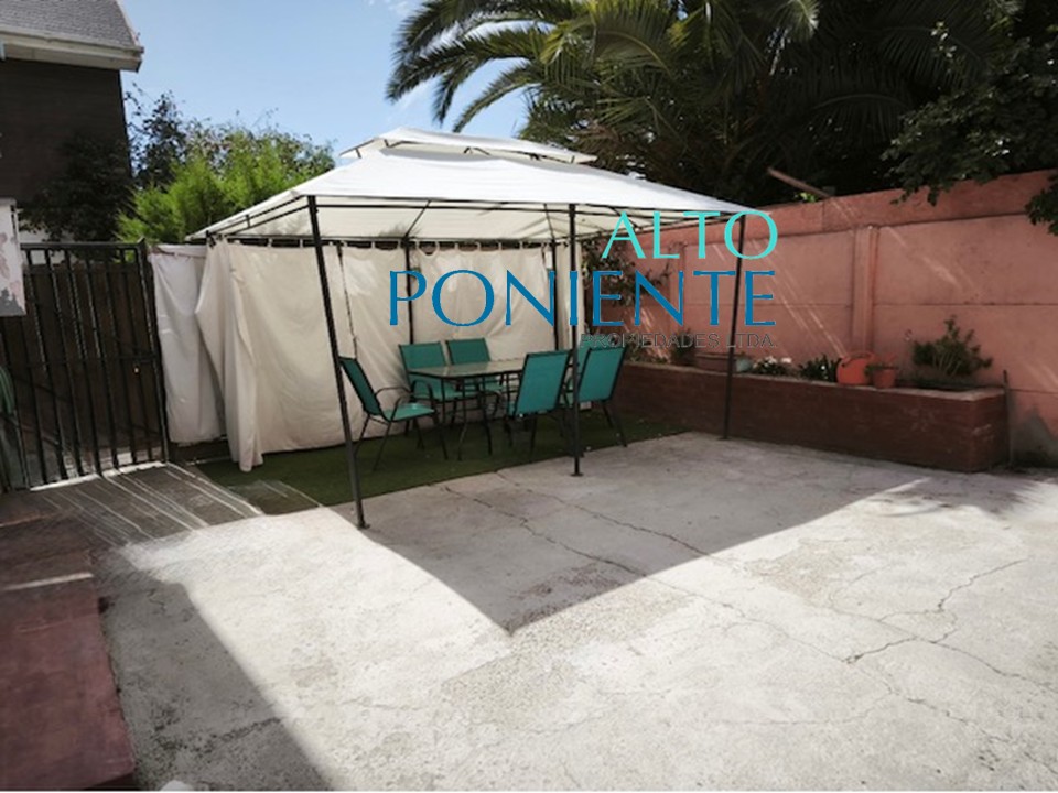 Insuperable ubicación, calle Baquedano,casa aislada en Condominio.