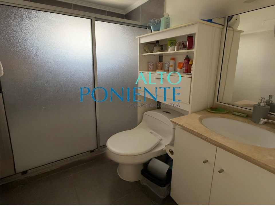 Exclusiva Residencia en Condominio La Campana, Limache.