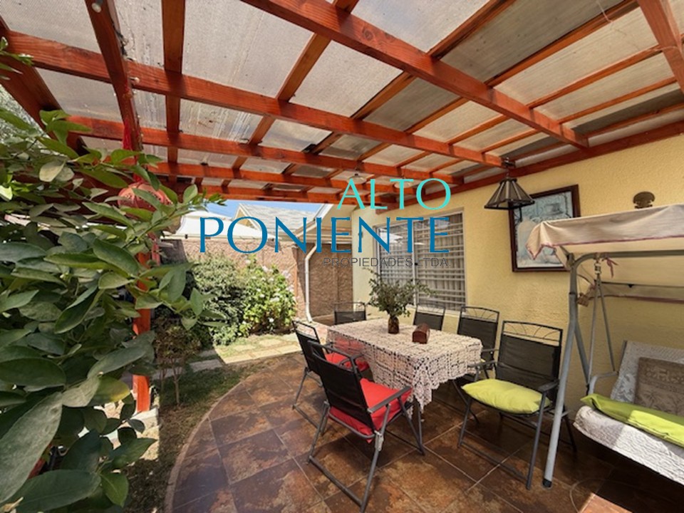 Exclusiva Residencia en Condominio La Campana, Limache.