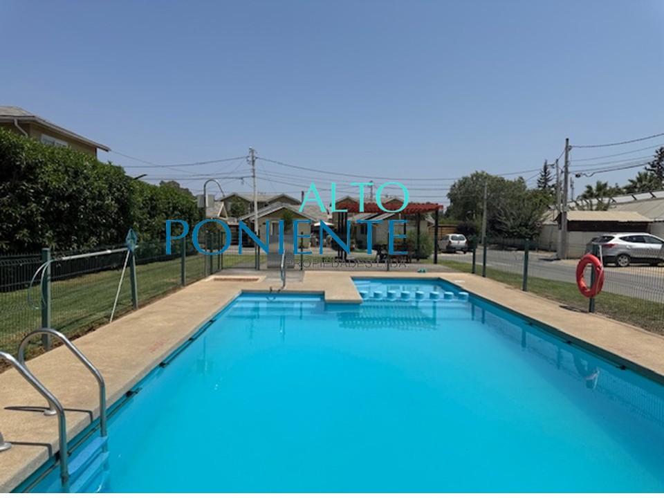 Exclusiva residencia en Condominio La Campana.