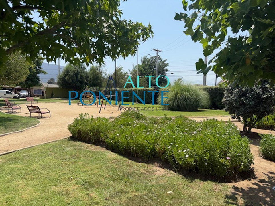 Exclusiva residencia en Condominio La Campana.