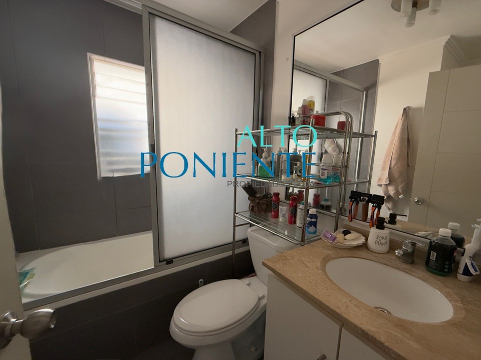 Exclusiva residencia en Condominio La Campana.