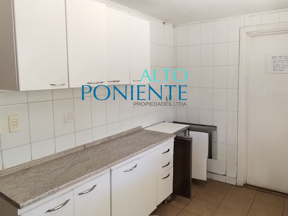 Amplia Casa en Olmué con Gran Terreno y Bodega
