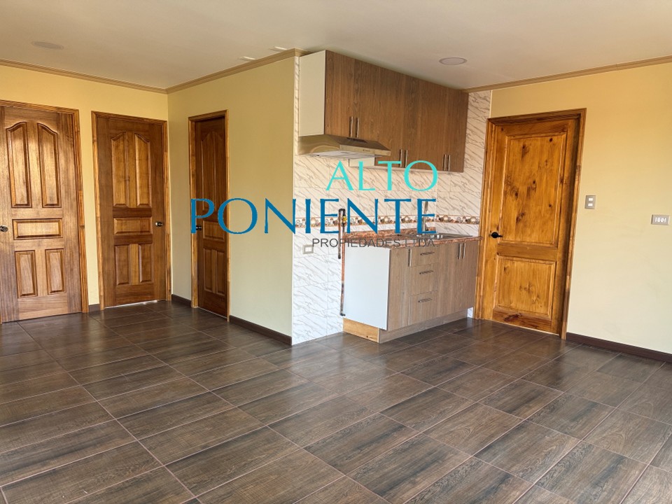 Casa Nueva Aislada en Sector Los Leones, Quincho Techado y Amplio Terreno