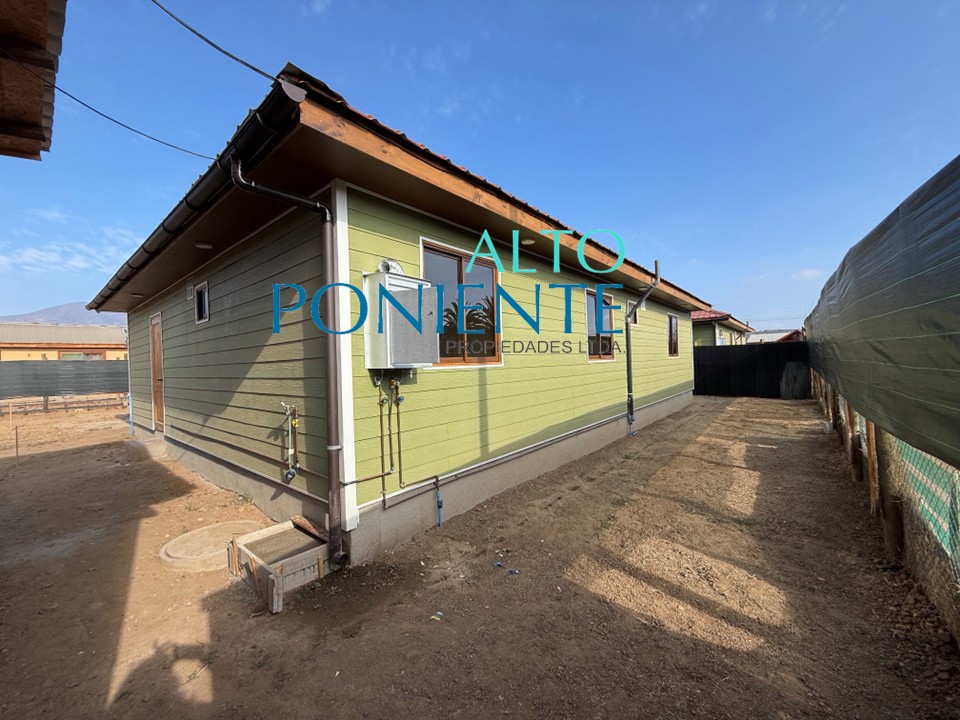 Casa Nueva Aislada en Sector Los Leones, Quincho Techado y Amplio Terreno