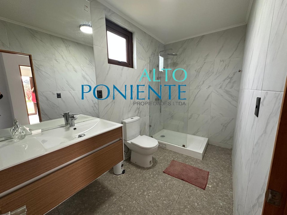 Excepcional casa con vistas privilegiadas en exclusiva parcelación.