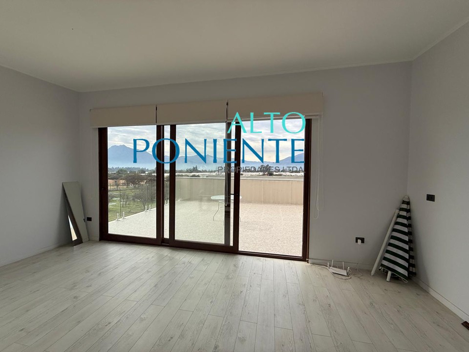 Excepcional casa con vistas privilegiadas en exclusiva parcelación.