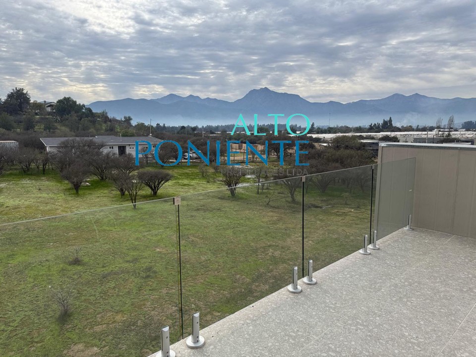 Excepcional casa con vistas privilegiadas en exclusiva parcelación.
