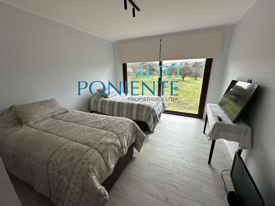 Excepcional casa con vistas privilegiadas en exclusiva parcelación.