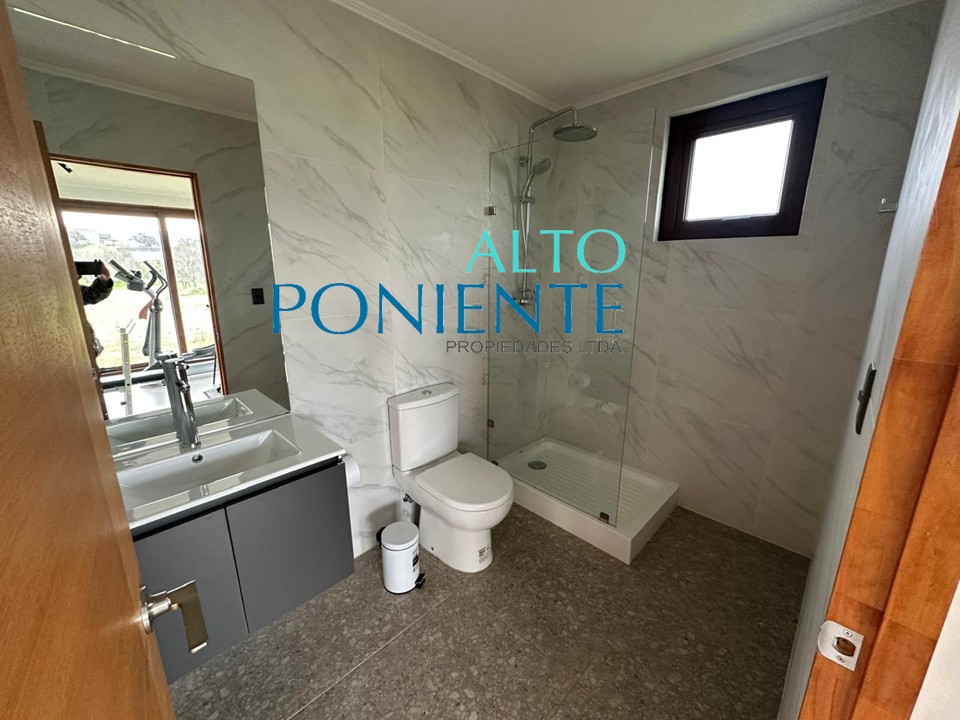 Excepcional casa con vistas privilegiadas en exclusiva parcelación.