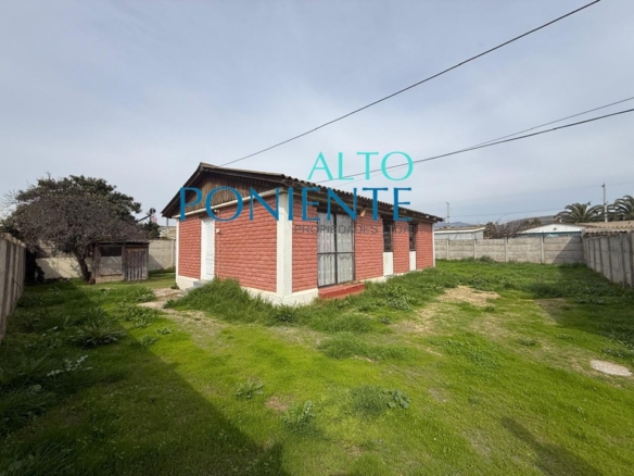 Amplia Casa con Gran Terreno en Calbuco, Limache