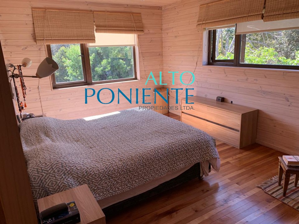 Amplia casa con piscina y gran terreno