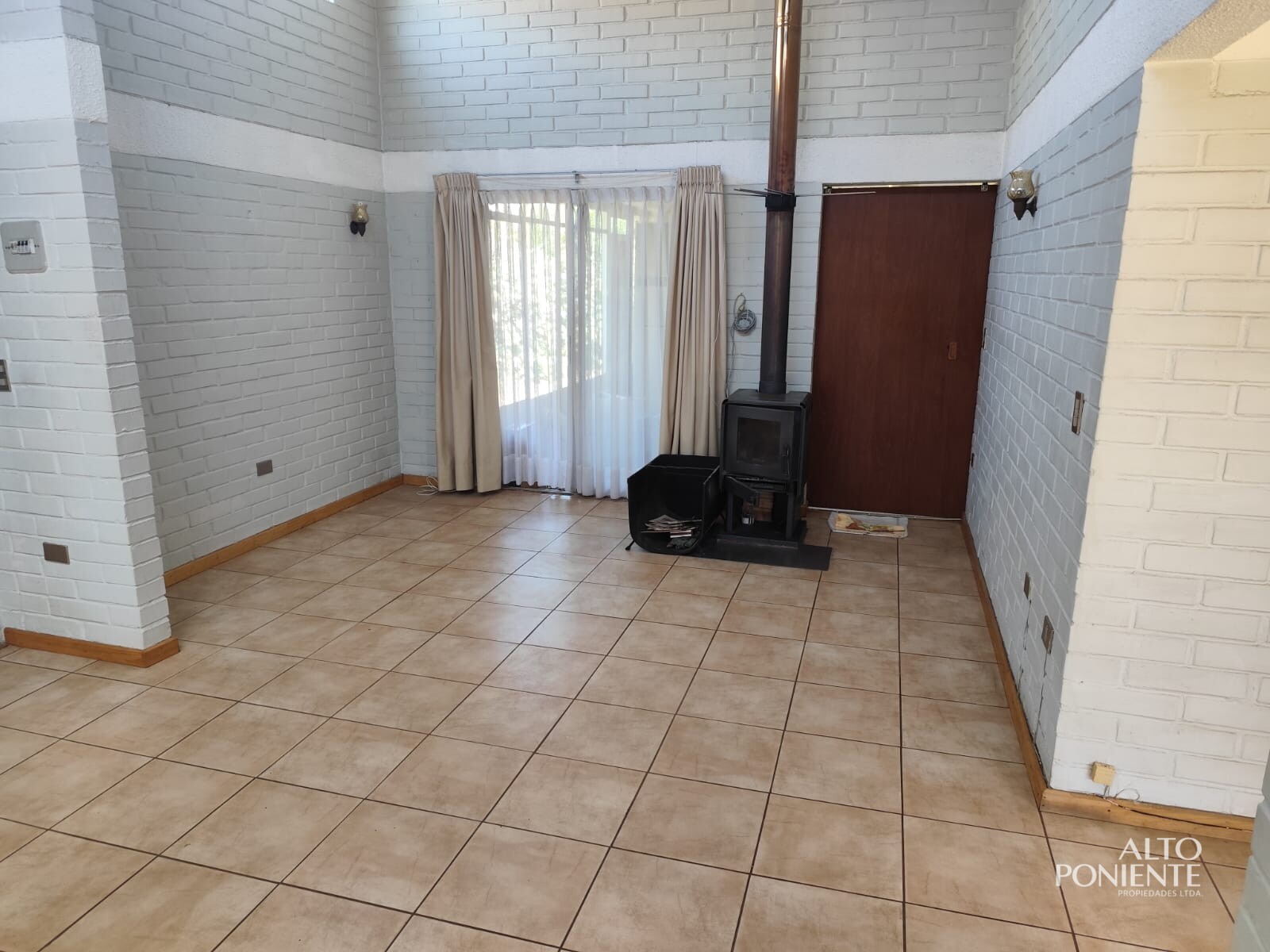 WhatsApp Image 2026-10-27 at 11.45.48 AM (2) Casa en arriendo en calle Dolores, 3 dormitorios, 2 baños